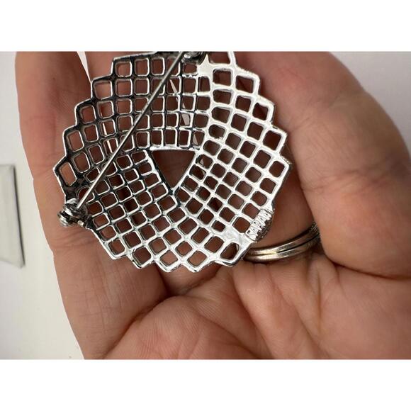 Sarah Coventry Silver-Tone Woven Mesh Brooch Pin - Picture 5 of 8